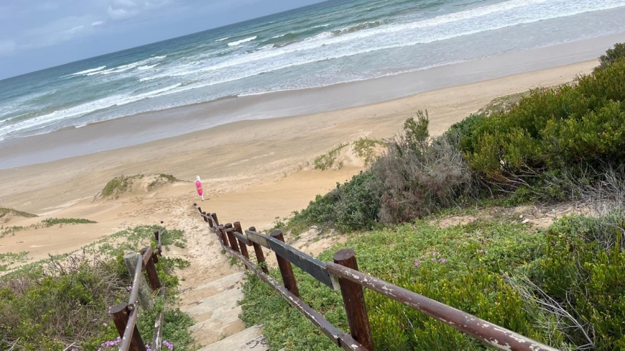 Commercial Property for Sale in Paradise Beach Eastern Cape